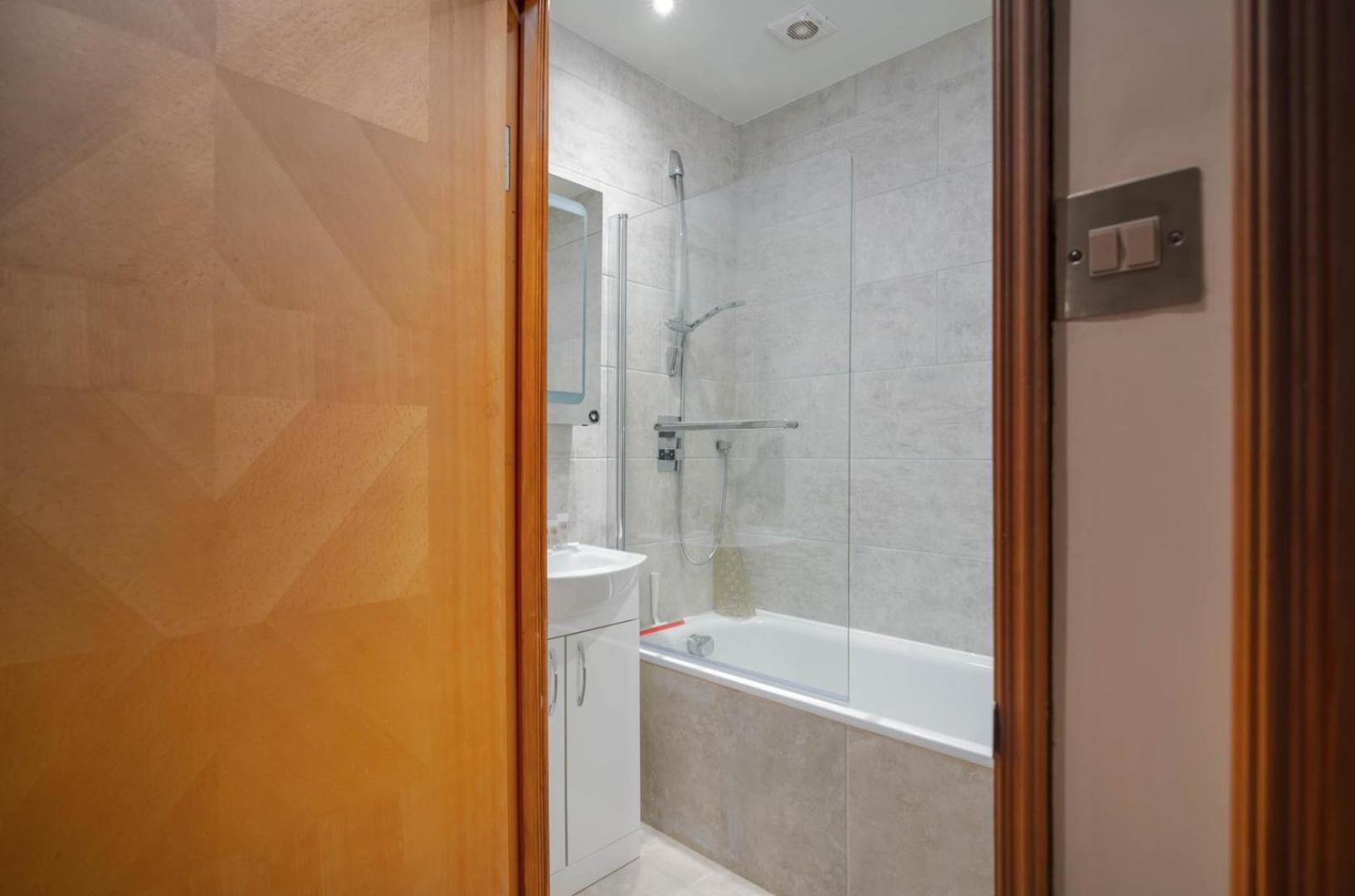 Apartamento Guestready - Central Converted Mews In Bayswater Londres Exterior foto